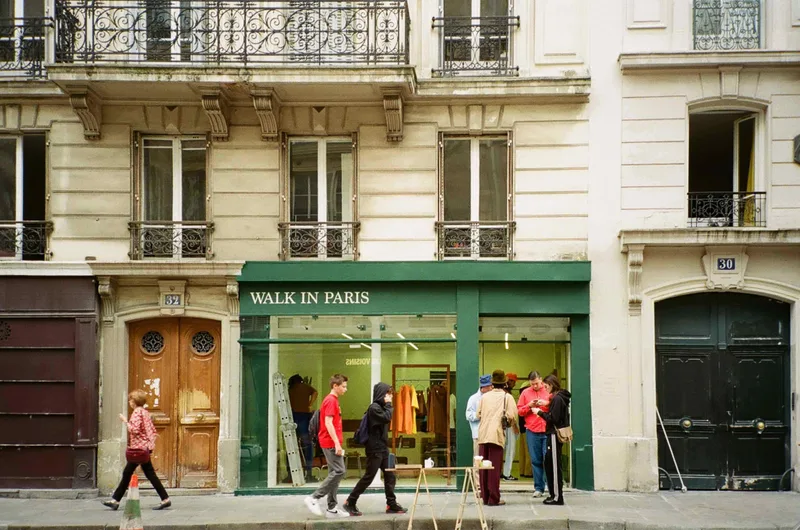 walk in paris shot on Kodak Portra 400 with a KonicaMinolta Zoom130CDate, developed at The DarkRoom, by stacey vandas