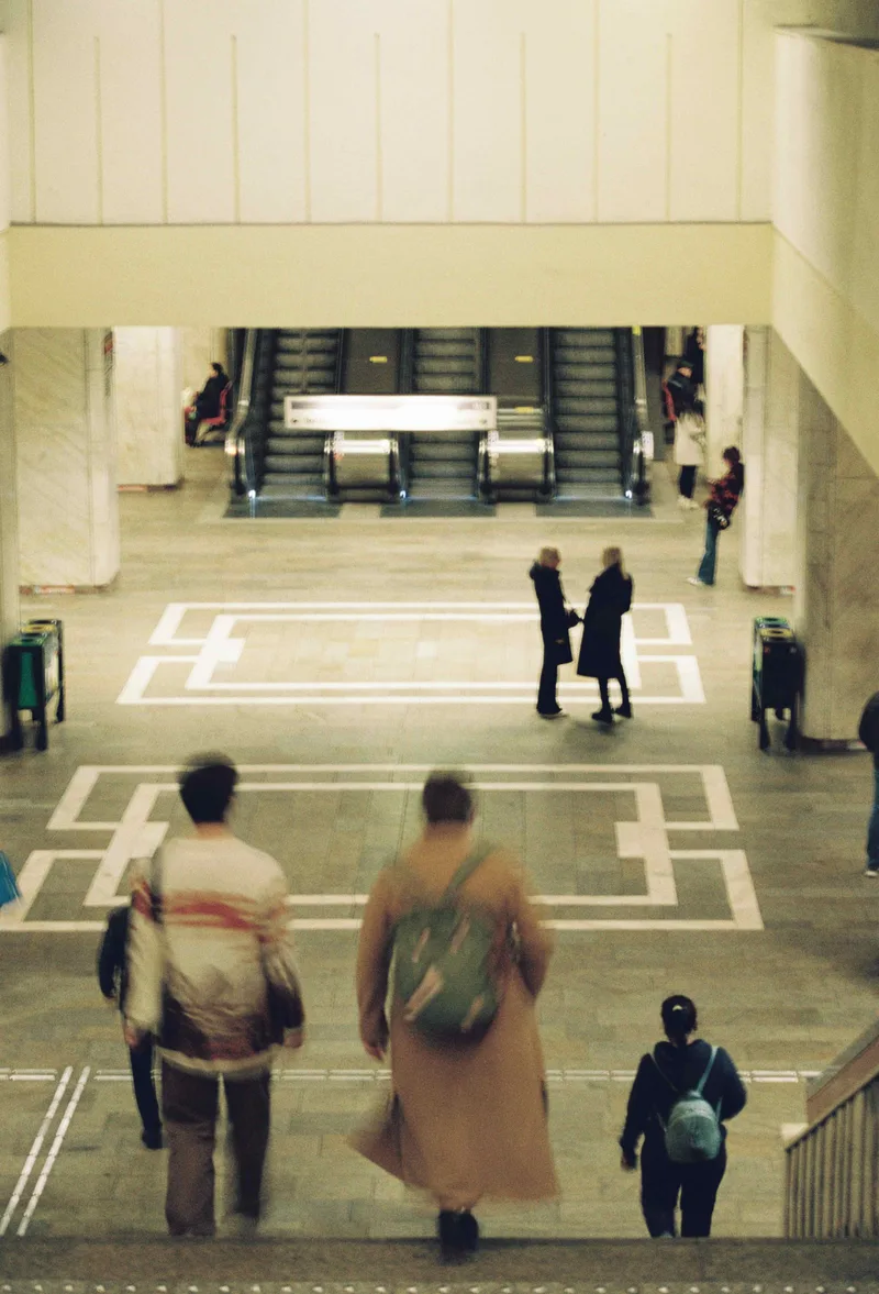 Metro with 200 iso shot on Kodak Gold 200 with a Canon EOS 500, developed at Camera Lucida Lab, by meetza