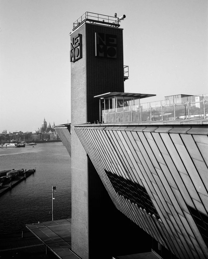 Film photo shot on Ilford PanF Plus 50 with a Olympus AF-1 Super, by Steph