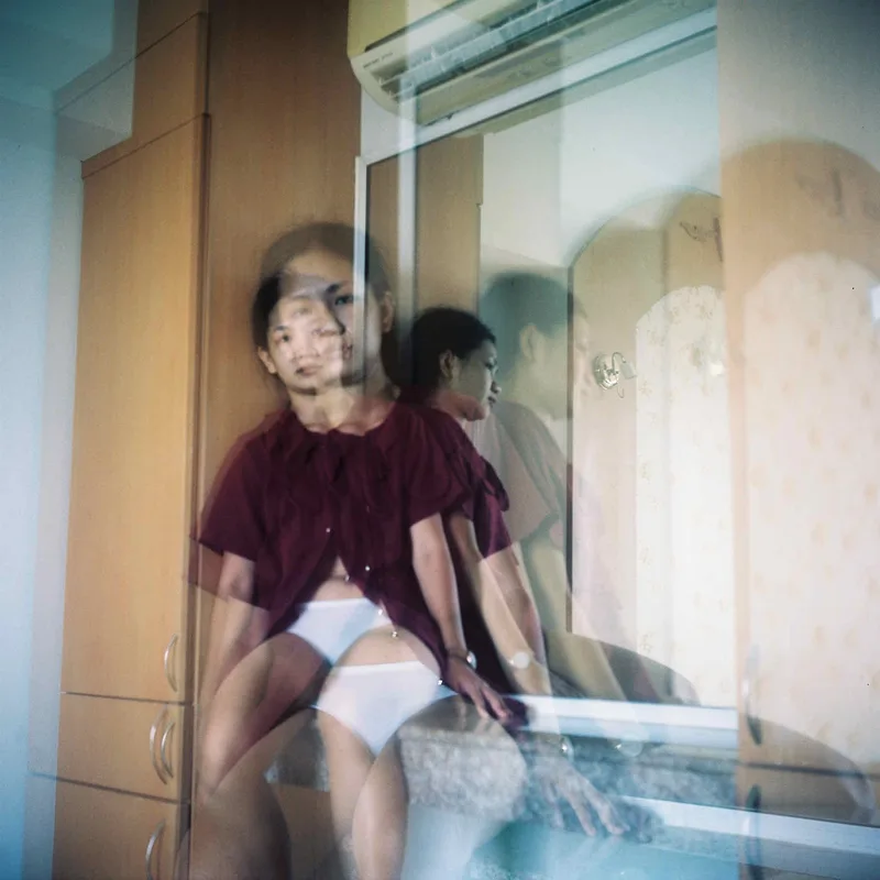 Cake shot on Kodak Portra 400 with a Wagoflex, developed at Film No Ie Studio, by Thierry C