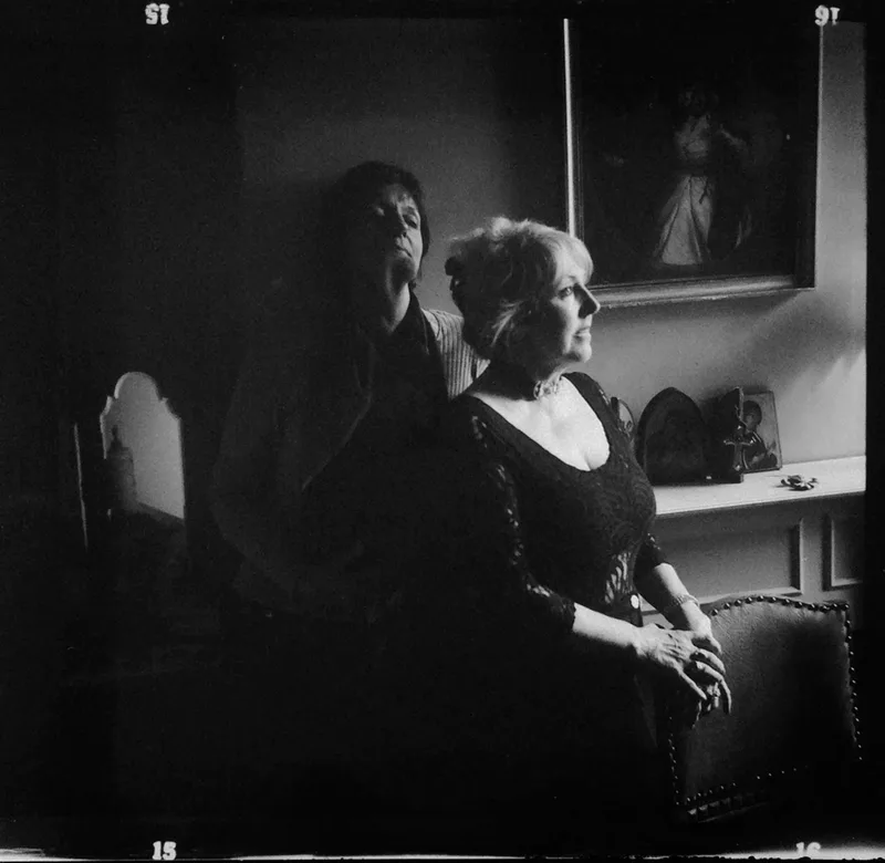 Upstairs At Heathers Cafe, London 1998 shot on Ilford HP5 Plus 400 with a Agfa Isolette II, developed at Home / Self-Developed, by Tony Shelley