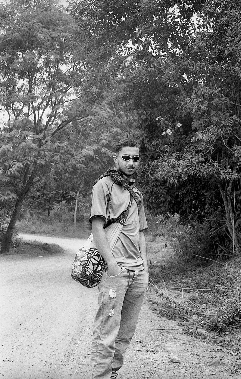 Ytalo shot on Cinemot Cinemot 250D EASTMAN DOUBLE X with a Leica M2, developed at oBarco Estúdio, by Marcelo Ribeiro