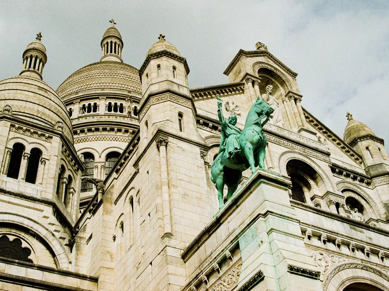 Film photo shot on Kodak Gold 200 with a Nikon F60, developed at Foto Americaine, by Steph