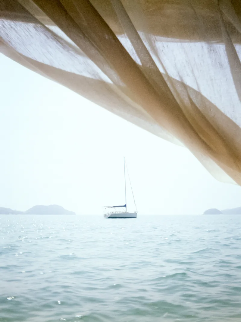 Film photo shot on Fujifilm Velvia 50 with a Kodak Ektar H35, developed at Photographie Chabert, by etienne