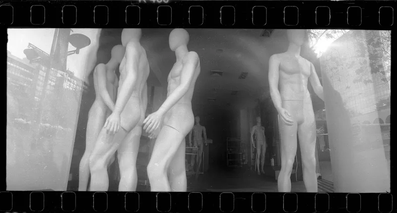 Film photo shot on Ilford HP5 Plus 400 with a Horizont, developed at Home / Self-Developed, by Nando.Uruguay