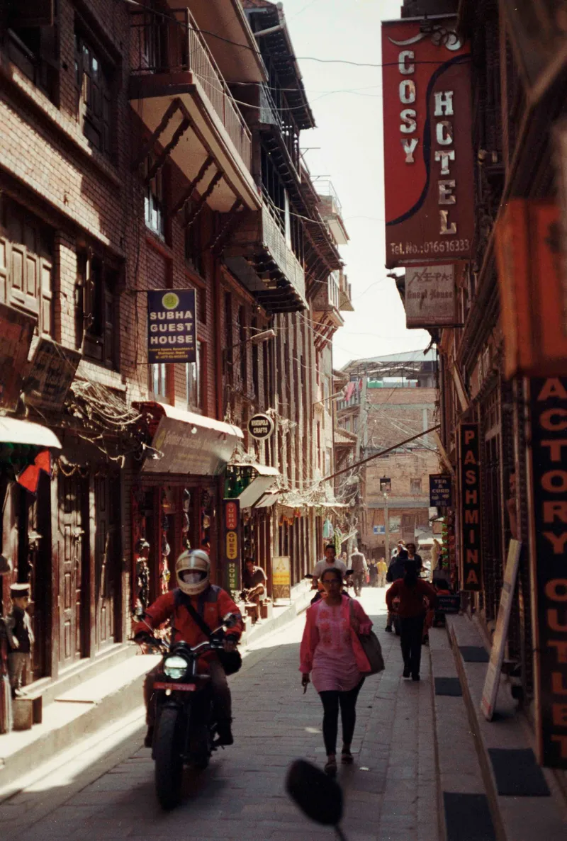 Cosy Bhaktapur side street shot on Kodak Gold 200 with a Minolta X-300s, developed at DM Fotoparadies, by Paul
