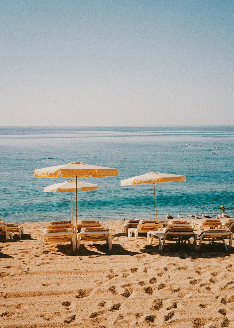 Film photo shot on Kodak ColorPlus 200 with a Rollei 35S, developed at Carmencita, by Jordi Sales