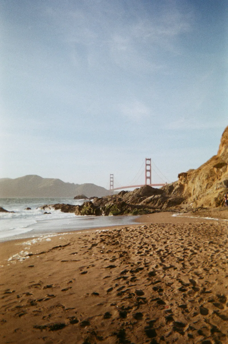 Baker Beach shot on Fujifilm Superia X-TRA 400 with a Fujifilm QuickSnap, developed at Lab:Lab, by Eloá Leitão