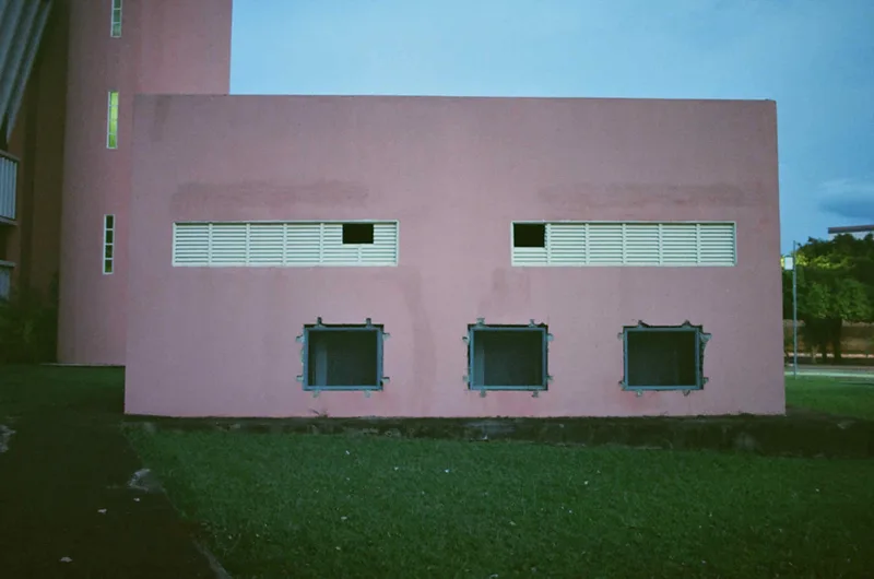 Film photo shot on Kodak UltraMax 400 with a Canon EOS 500, developed at Cine foto JM, by Luc Santo