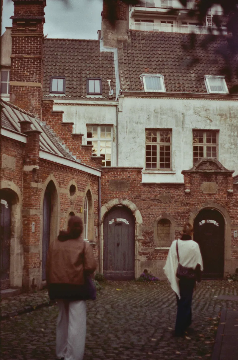 bordel belge shot on 1hundredfilm 4hundred with a Fujica AZ-1, by Eve