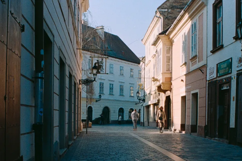 Film photo shot on Fujifilm 400 with a Canon EOS 7, developed at Home / Self-Developed, by Márton