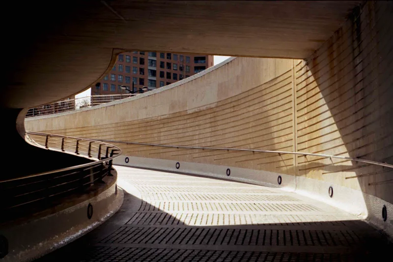 ciudad de las artes y las ciencias shot on Fujifilm 200 with a Pentax MV1, by Paulina