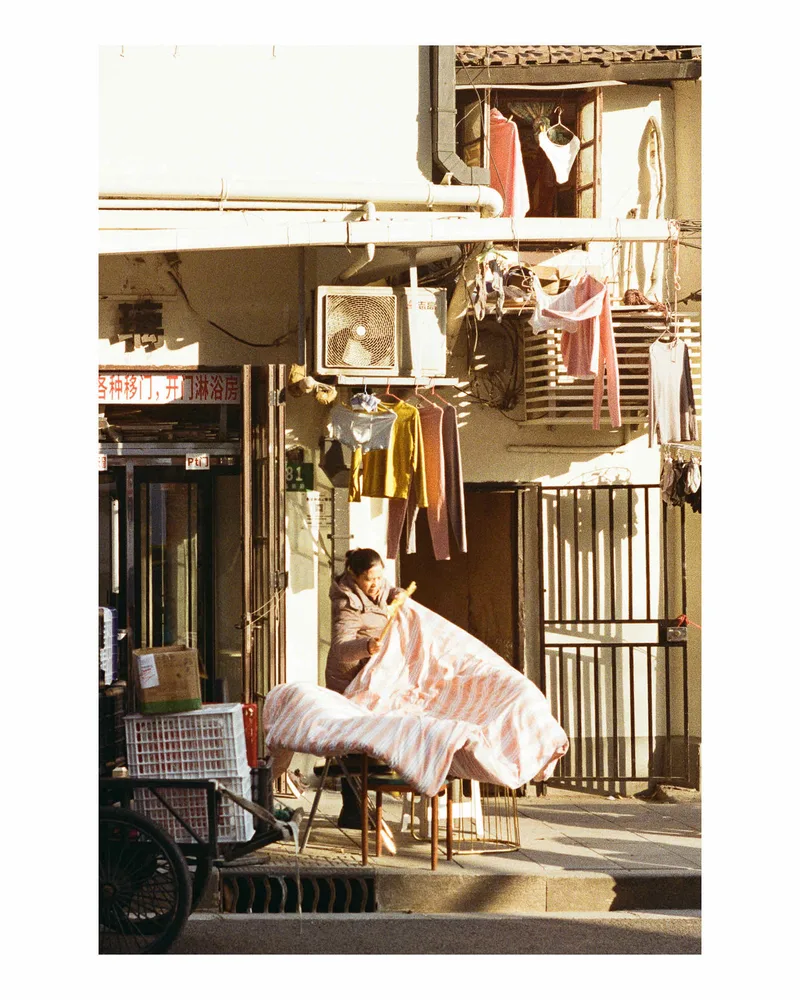 魔都 shot on Circa Lab Loretta 200 with a Minolta XD, developed at Circa Lab, by Verlichtend