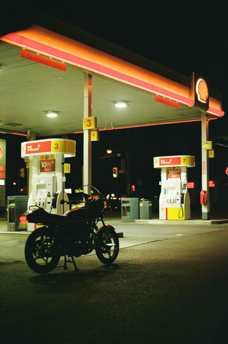 Top up shot on Fujifilm Superia X-TRA 400 with a Canon EOS Elan, developed at C41 Film Labs, by Destyn
