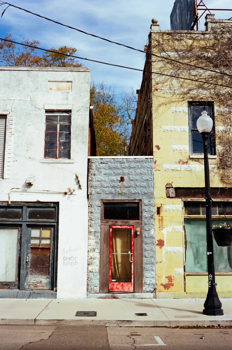 Tight squeeze shot on Kodak Ektar 100 with a Olympus 35SP, developed at The DarkRoom, by Ray