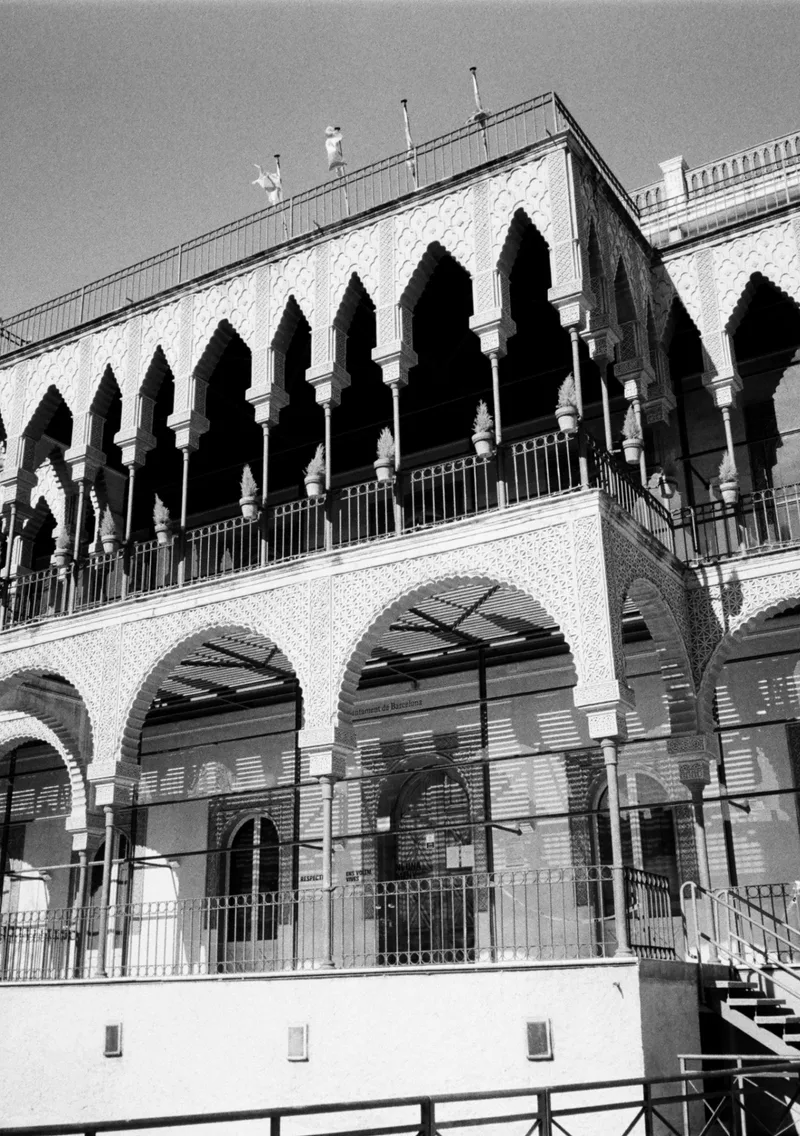 Horta-Guinardó shot on Ilford HP5 Plus 400 with a Pentax 17, developed at Revelab, by Victor