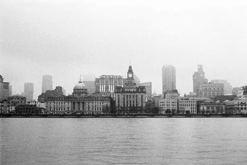 the bund shot on Ilford HP5 Plus 400 with a Leitz Leicaflexsl2, developed at Home / Self-Developed, by Jun Ma