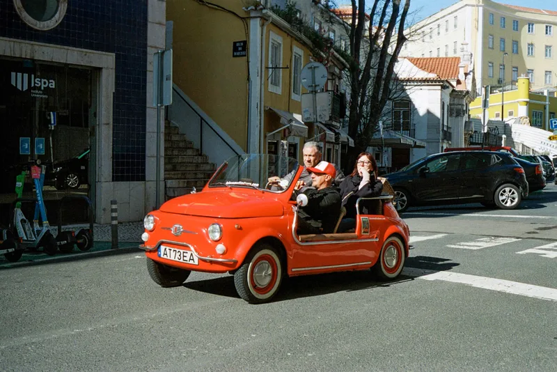 That’s how we rolling shot on Kodak Portra 800 with a Pentax K1000, developed at Easyphoto, by Tira Keimas