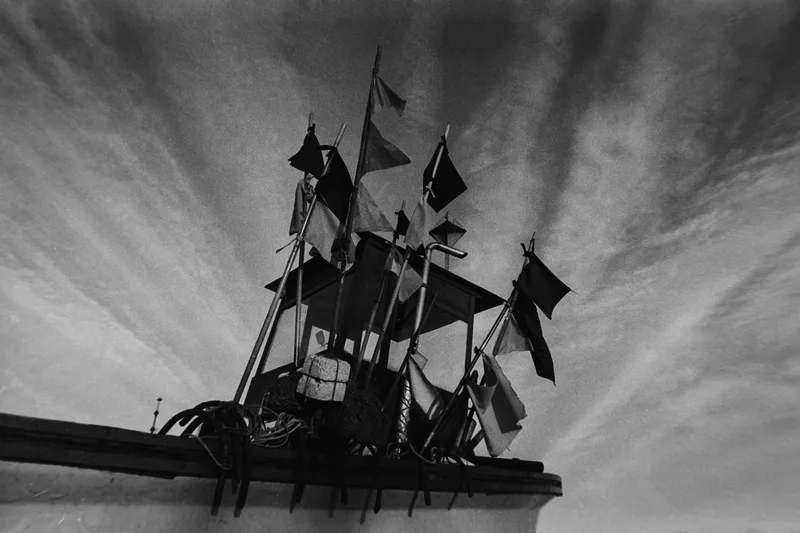 Film photo shot on Kodak Tri-X 400 with a Canon Rebel 2000, by kmt