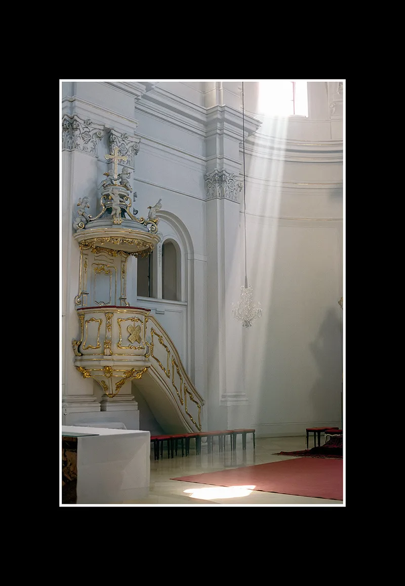 Beam of Light shot on Kodak Portra 800 with a Leica R8, by Christian