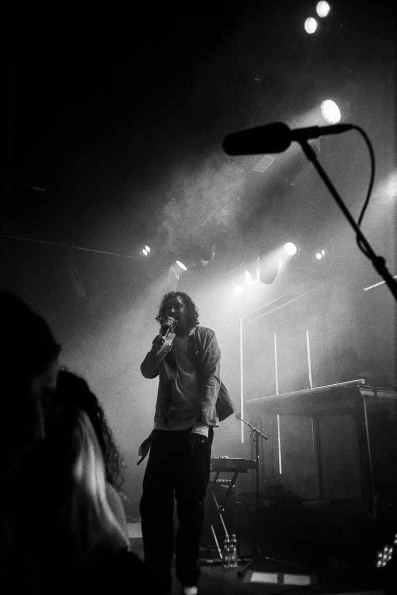 brkn 24 shot on Ilford Kentmere Pan 400 with a Ricoh R1, developed at Home / Self-Developed, by Mateusz Goliath