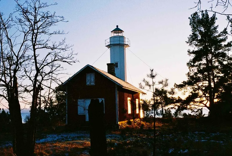 Hammer island light house shot on Kodak UltraMax 400 with a Leica M6 Classic, developed at Götaplatsen foto, by Green