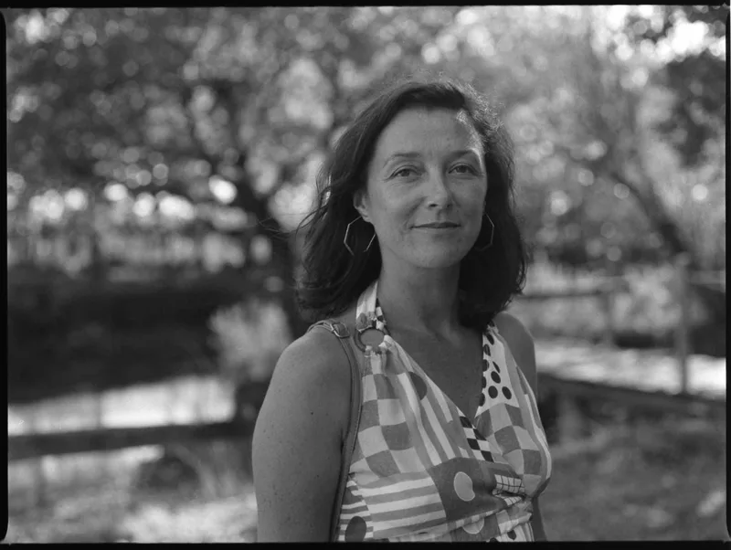 Johanne au bal du mariage shot on Lomography Earl Grey 100 with a Mamiya 645 1000S, developed at L'Atelier Argentique, by Analogue Resistance