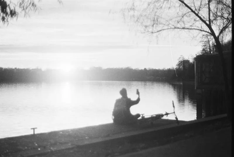Meta moment shot on Lomography Earl Grey 100 with a Konica Autoreflex T3, by Anca Pandrea