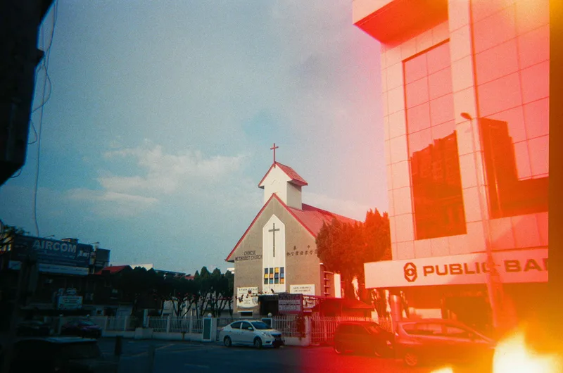I just love the flare up shot on Kodak UltraMax 400 with a Kodak Ultra F9, developed at Darkroom8, by Gabriel