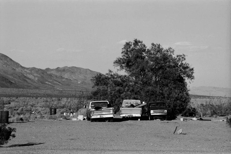 Film photo shot on Kodak T-Max 400 with a Canon A-1, developed at L’Atelier Publimod, by Loeber-Bottero