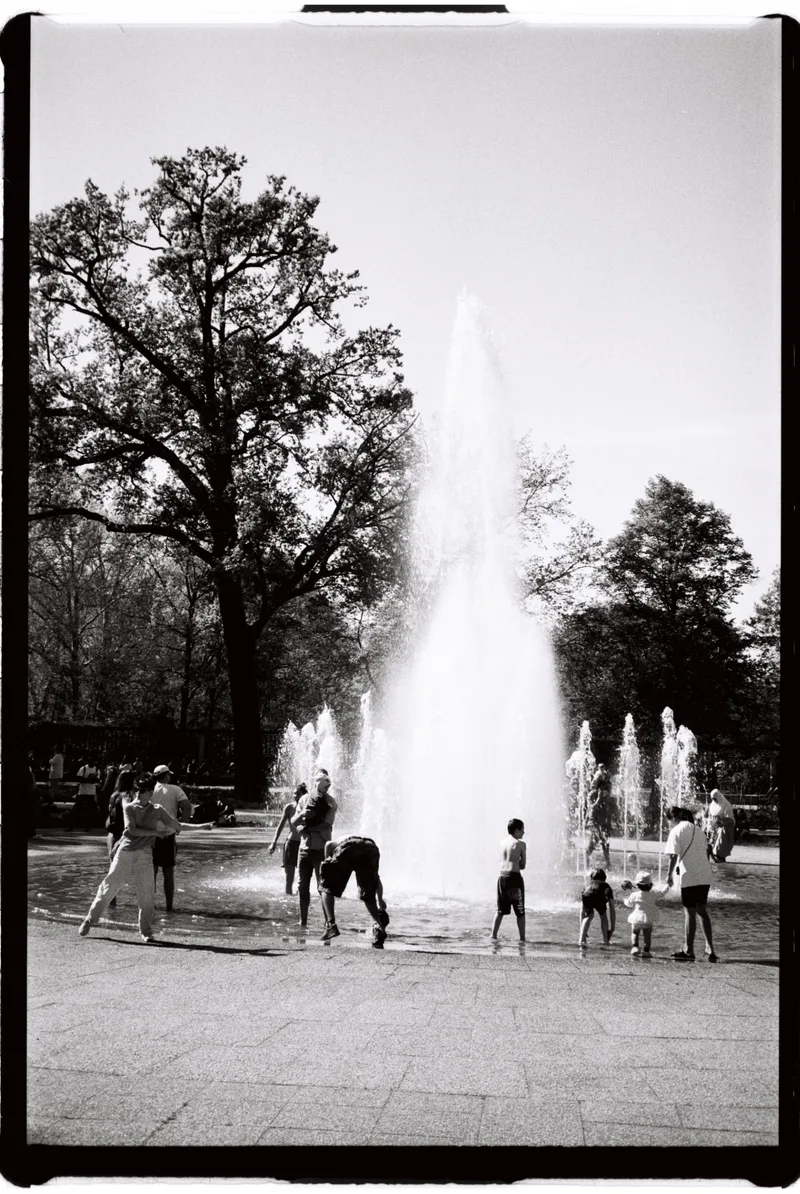 berlin shot on Agfa APX 400 with a Minolta Riva Zoom 70W, developed at Cameradealer, by phine