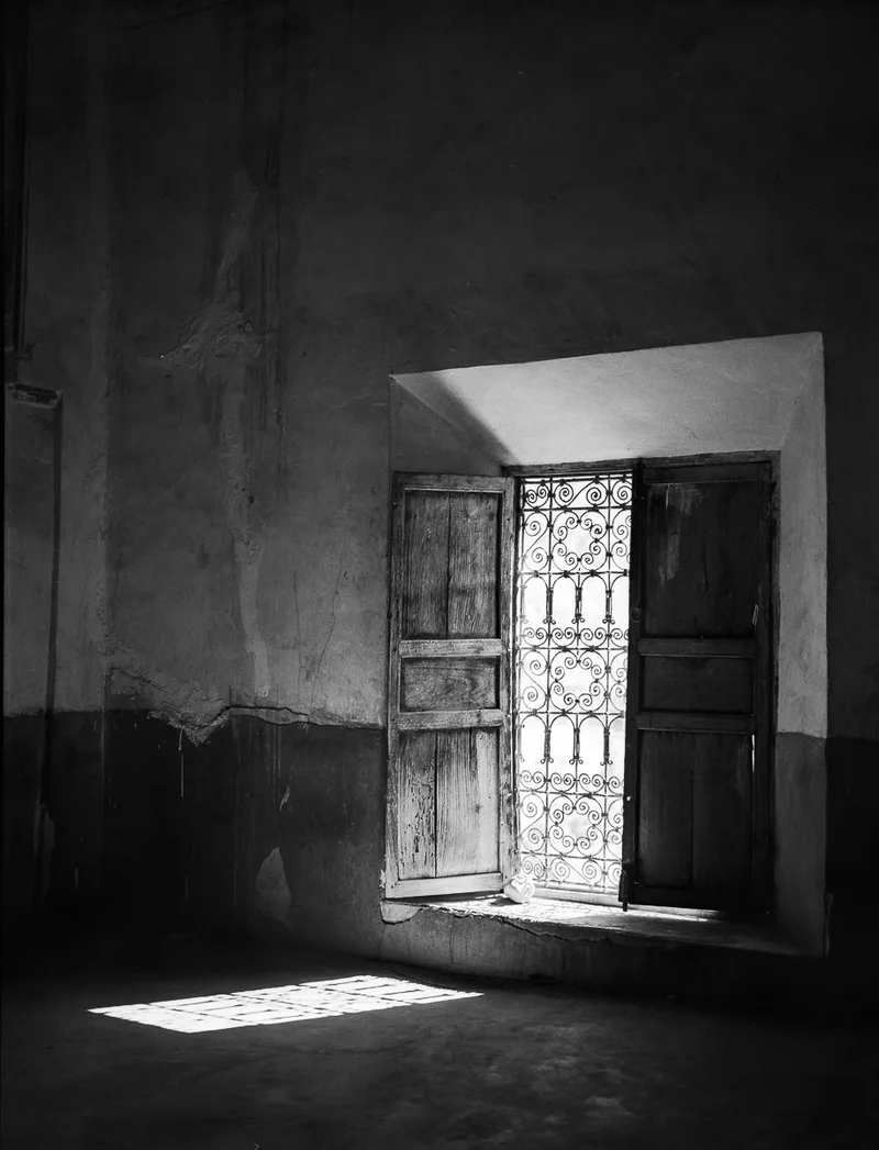 Marokko 15 shot on Ilford FP4 Plus 125 with a Fuji GS645, developed at Home / Self-Developed, by Till Erdmenger — Businessfotos
