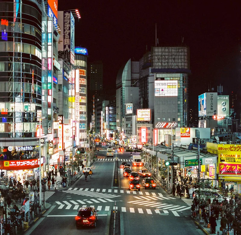 Shinjuku 2018 shot on Cinestill 800T with a Hasselblad 500C/M, developed at Fotoexpress, by Marc