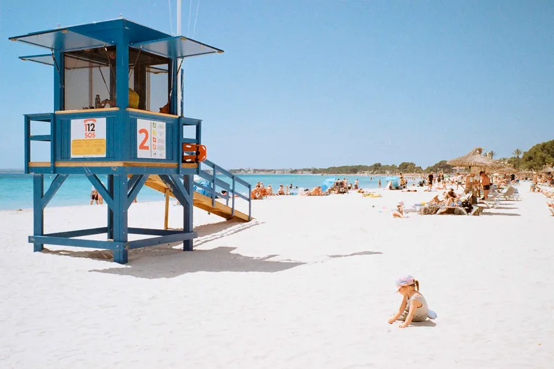 Beach day, Alcudia Beach shot on Kodak Ektar 100 with a Leica M6 Classic, developed at Bildscanning.se, by Green