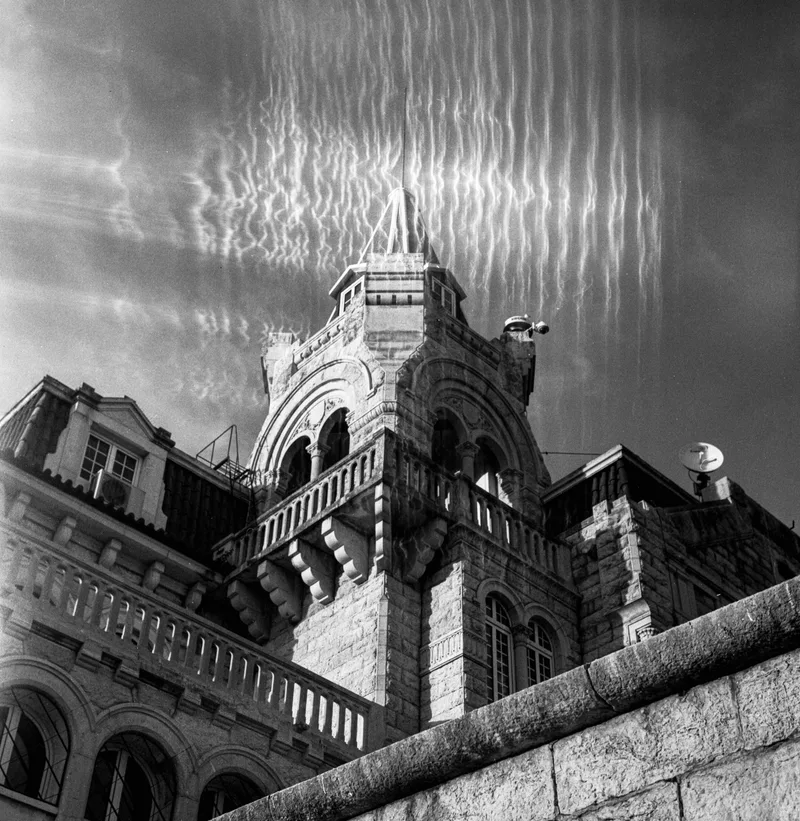 Lightleaks shot on Ilford HP5 Plus 400 with a Kiev 88CM, developed at Home / Self-Developed, by Piçarra’s Photography