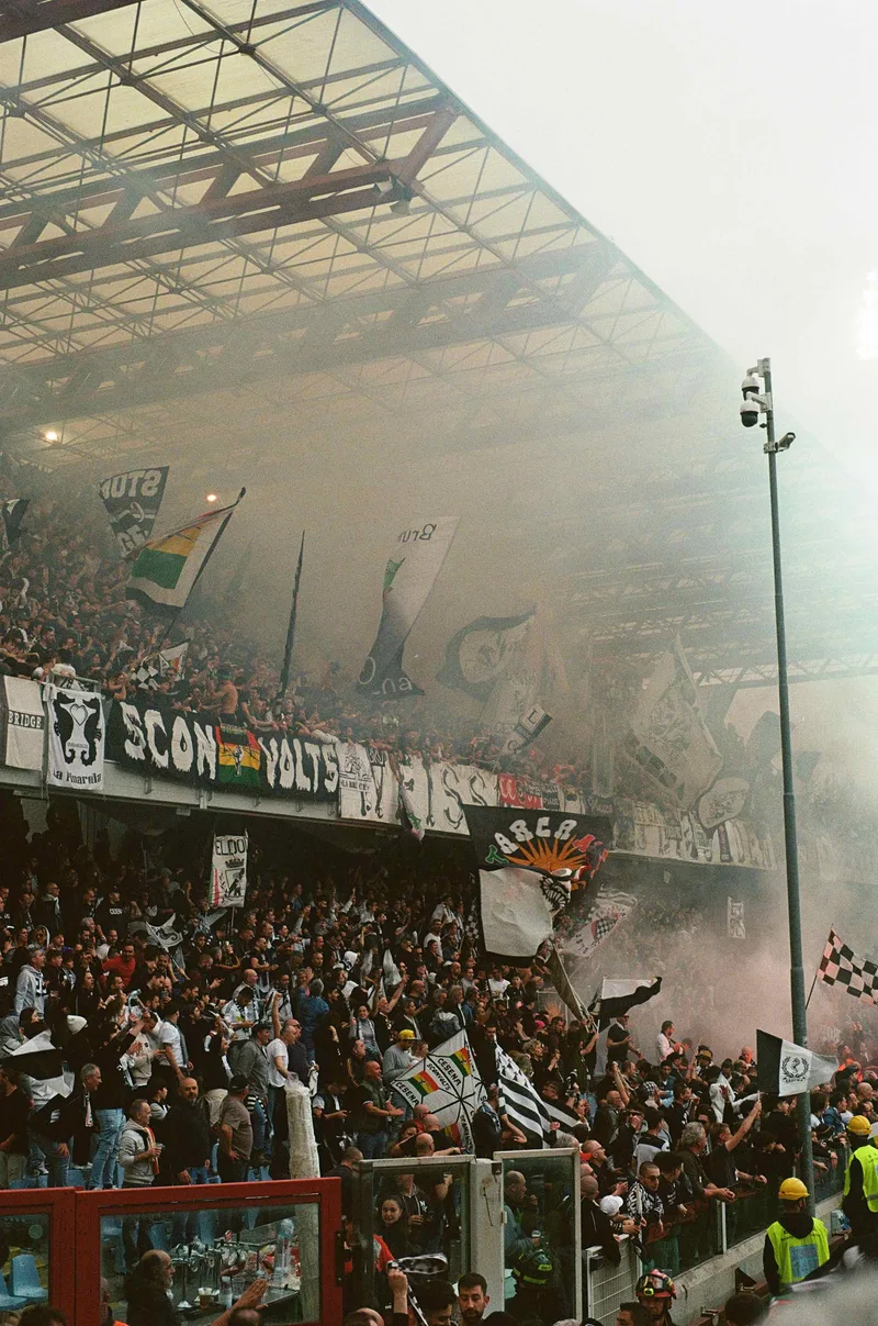PROMOTION 1/4 shot on Kodak UltraMax 400 with a Minolta SR-T 100X, by Alberto Ghetti
