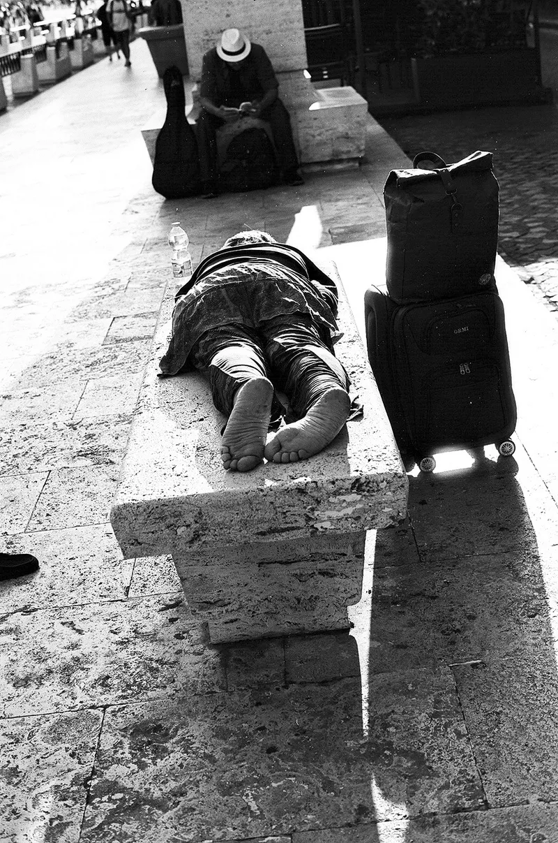 Feet shot on Ferrania P30 with a Contax RTS II, developed at Il Colore, by Alessandro Specchio
