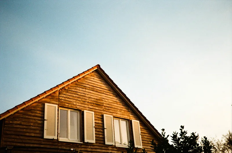 Autumn Evening shot on Kodak Gold 200 with a Olympus 35RC, developed at Spieker Film Lab, by Max