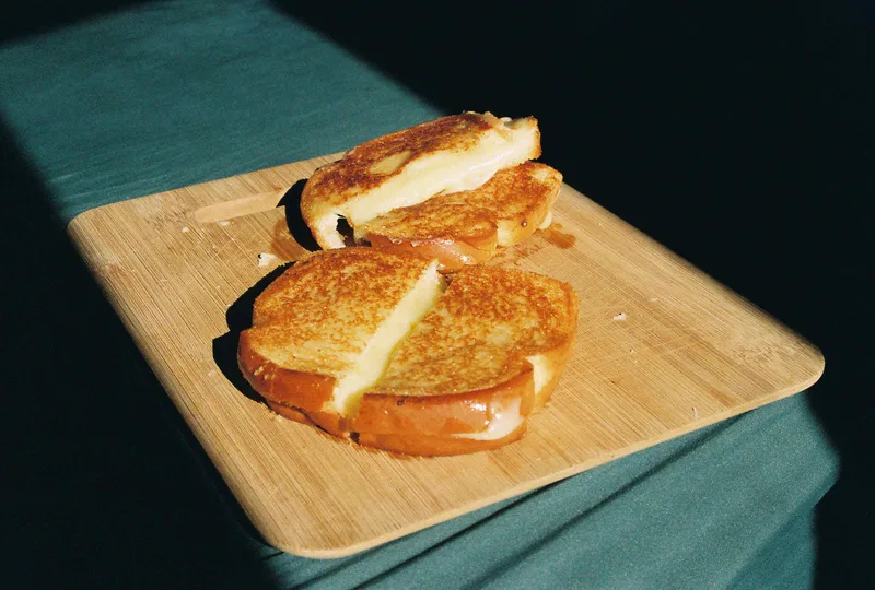 Golden and grilled shot on Kodak Portra 800 with a Olympus IS-30, developed at Reformed Film Lab, by Sterlz