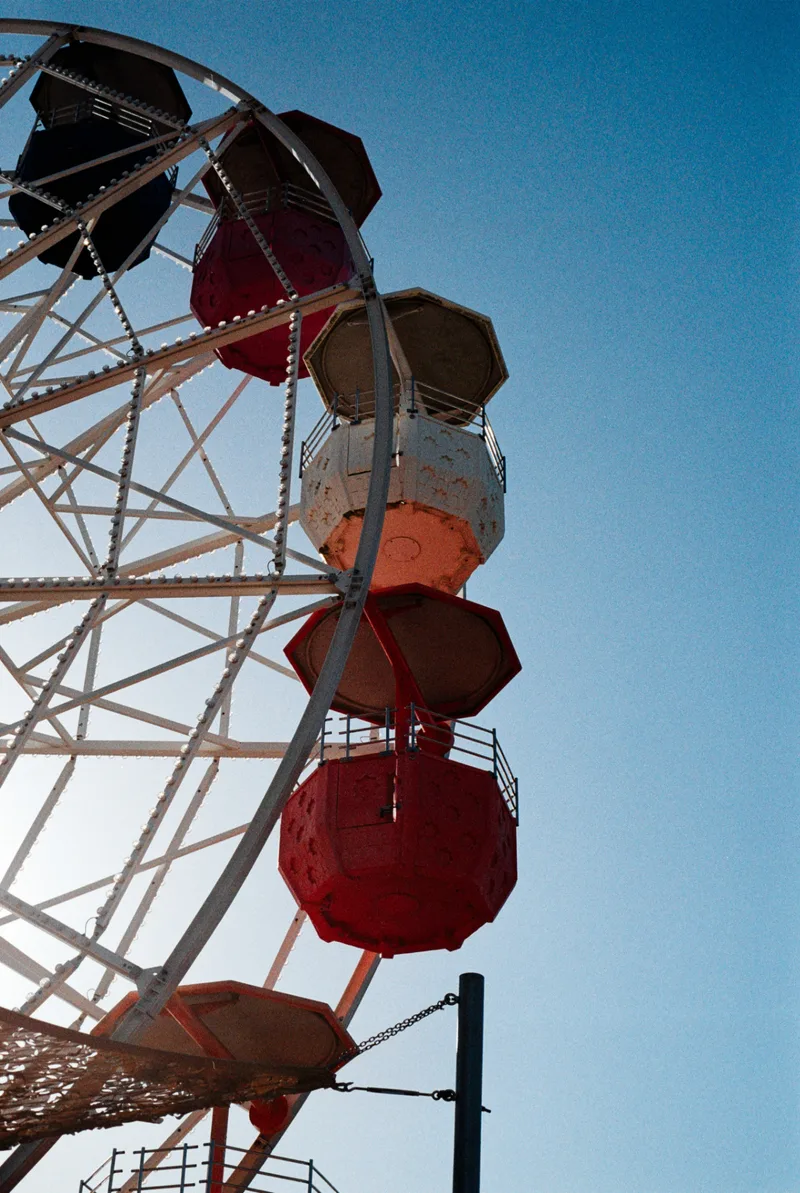 Tibidabo shot on Fujifilm 200 with a Nikon FE 2, by Victor