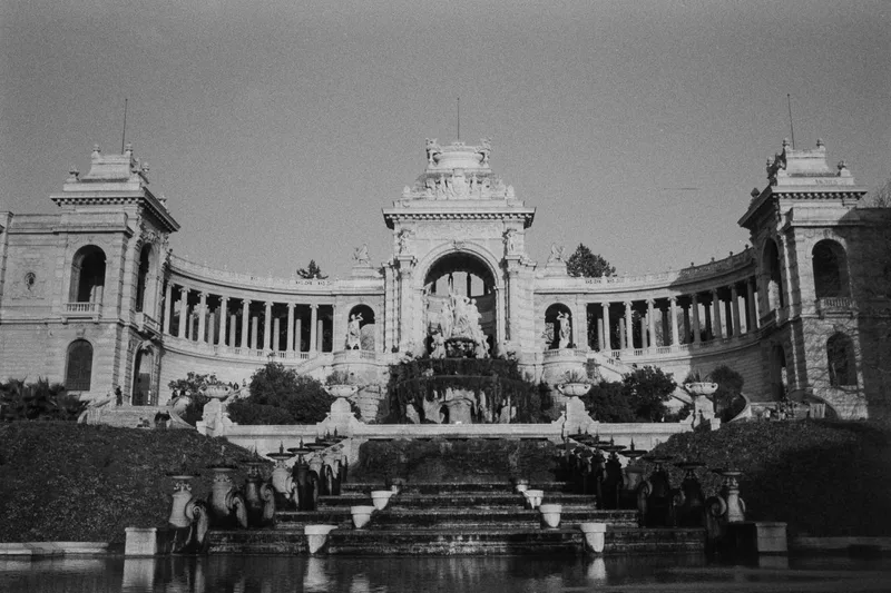 Palais Longchamp shot on Agfa APX 400 with a Voigtländer Bessa R2, developed at L'Atelier Argentique, by Analogue Resistance