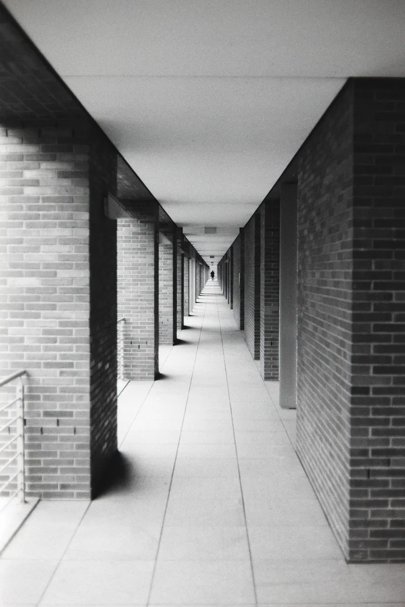 Film photo shot on Ilford HP5 Plus 400 with a Revue 400SE, developed at Sonderfilmlab, by Oliver