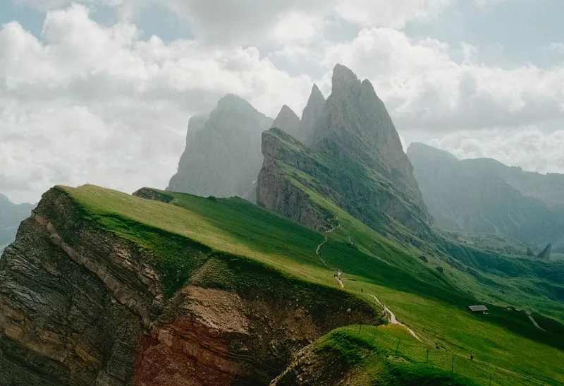 Seceda shot on Kodak UltraMax 400 with a Minolta X-300, by Oscar