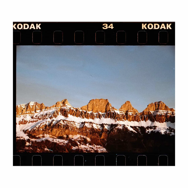 Early mornings shot on Kodak Gold 200 with a Canon EOS 1000, developed at DevbyJannis, by Alessandro Benevento
