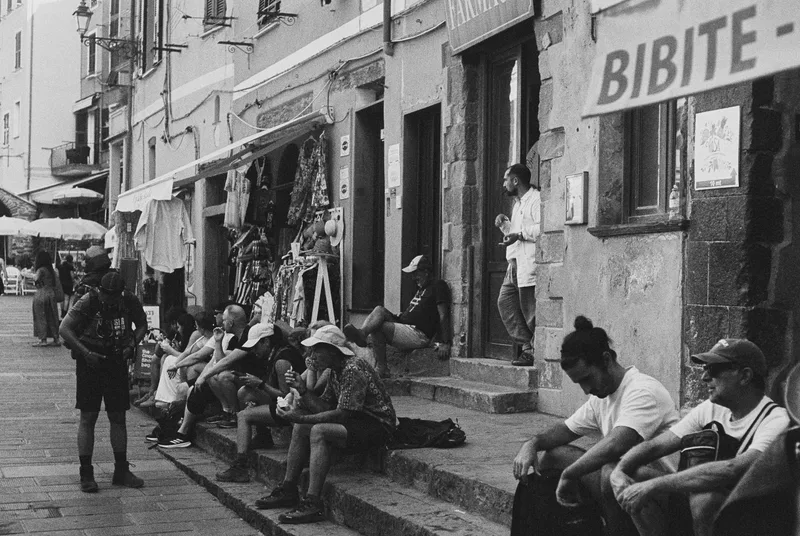 Vernazza 09/25 shot on Kodak Tri-X 400 with a Leica M3, developed at Urbanfilmlab, by Christian Rüster