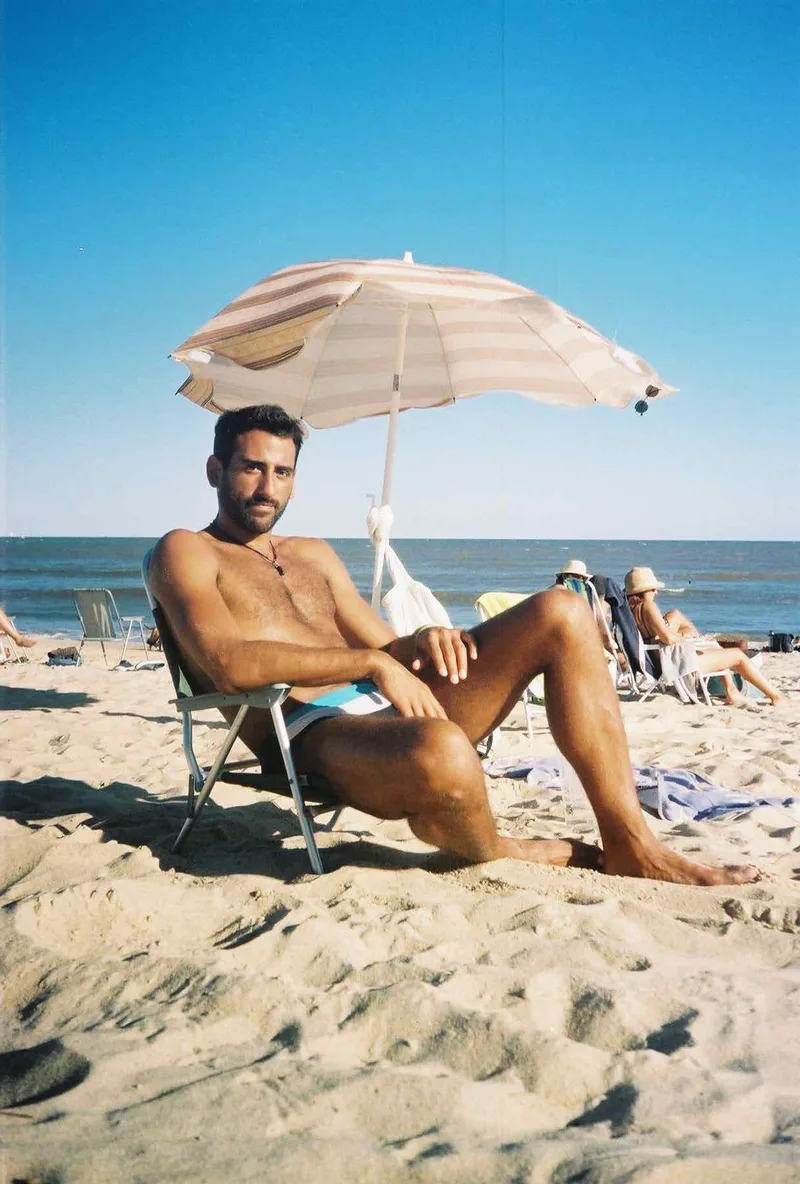 Sandy Holes shot on Kodak ColorPlus 200 with a Samsung AF Slim, by Juan Campora