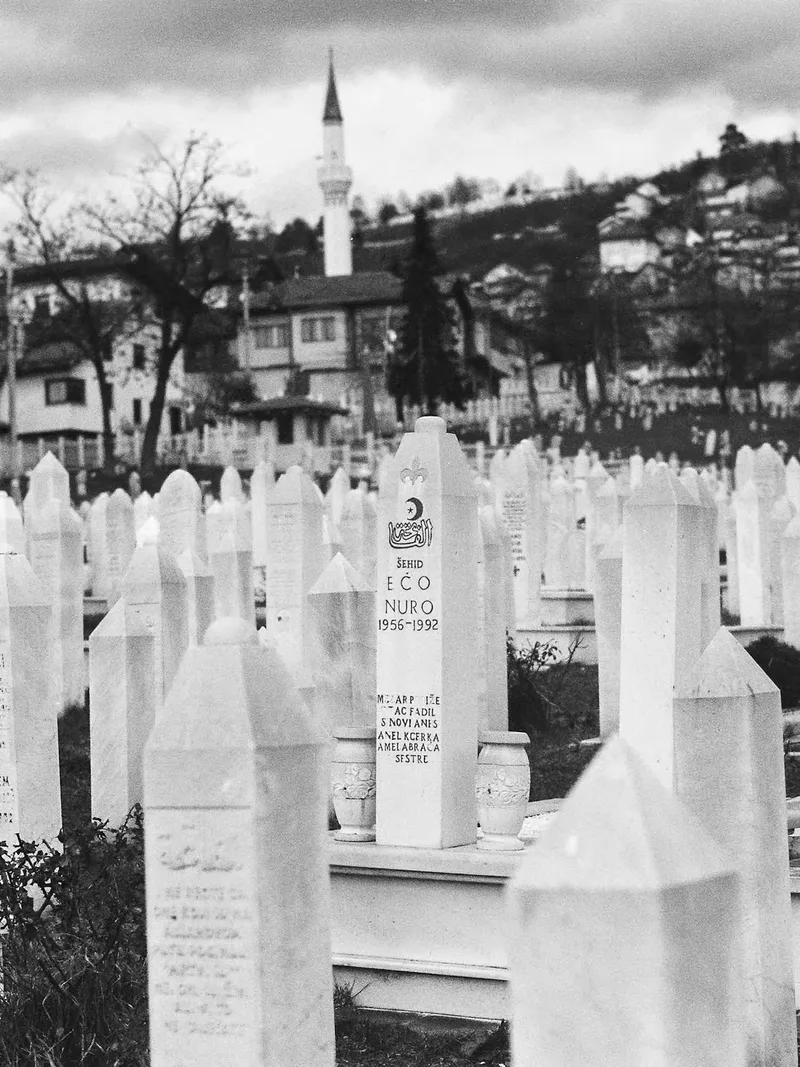 Lettere da Miss Sarajevo shot on Lomography Lady Grey 400 with a Nikon FM2, by Unconventional Lo Fi