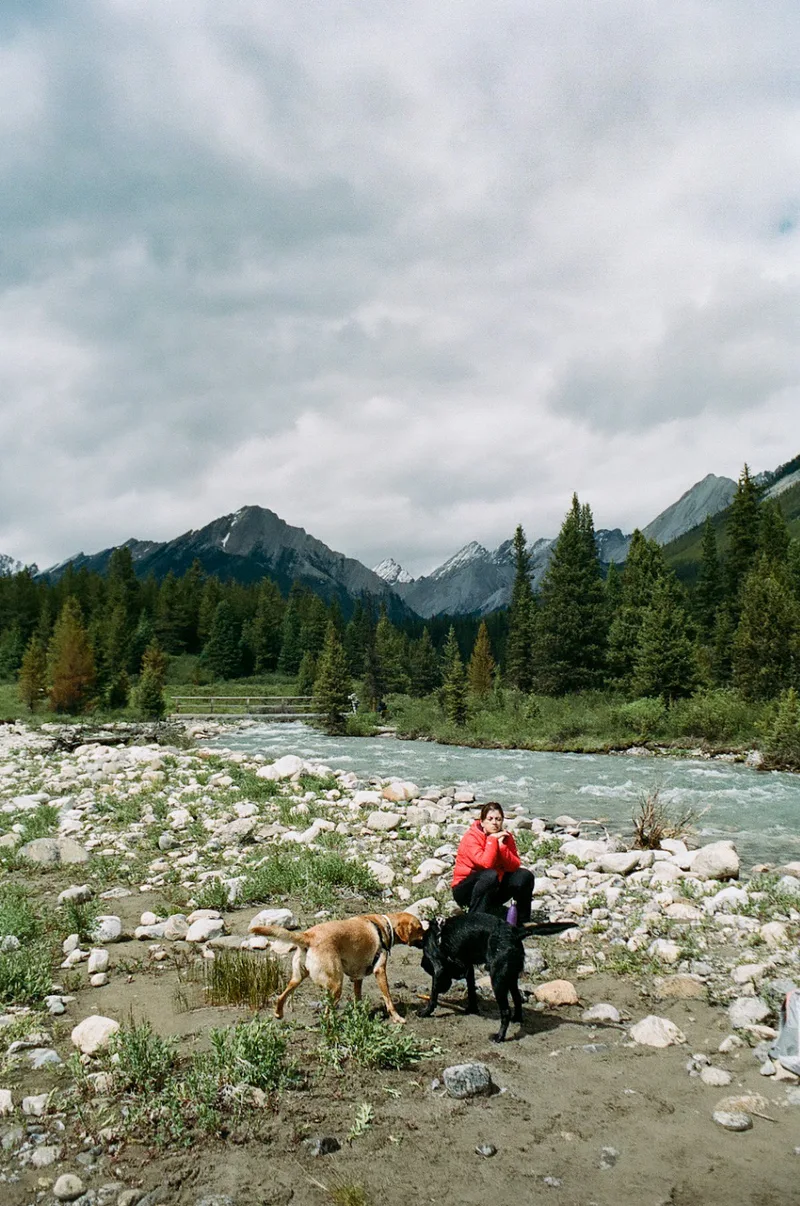 Mountain Flats shot on Kodak Portra 400 with a Minolta X-570, by Victor