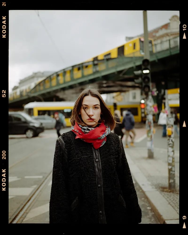 Alix shot on Kodak Gold 200 with a Mamiya 7II, developed at viertel vor 8, by kayserlich
