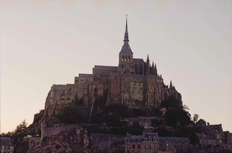 Mont saint Michel shot on Kodak Portra 800 with a Nikon F3 HP, developed at Photo Labo, by Cheikh